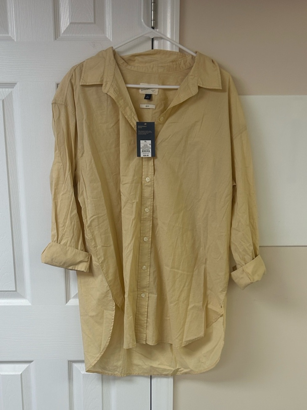 NWT Universal Thread Tunic Fit Button Down Shirt